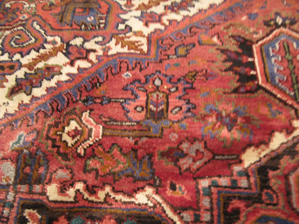 6' 8" x 9' 4" Vintage Heriz Rug image 7
