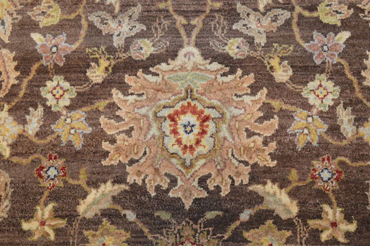 8' 1" x 10' 0" India Sultanabad Rug image 6