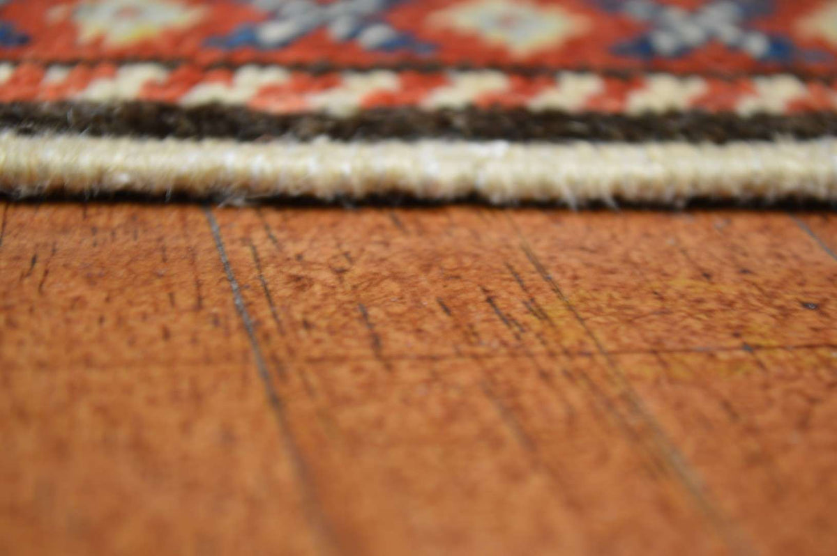 3' 8" x 5' 8" Pakistan Shirvan Rug image 10