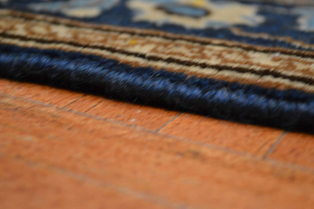 6' 3" x 9' 5" Persian Mohtasham Rug image 9