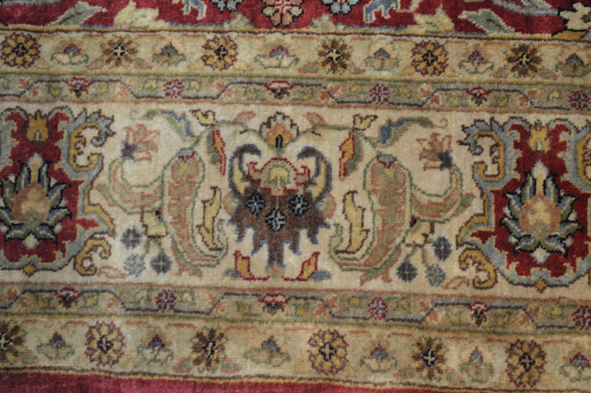 5' 8" x 9' 0" India Tabriz Rug image 7