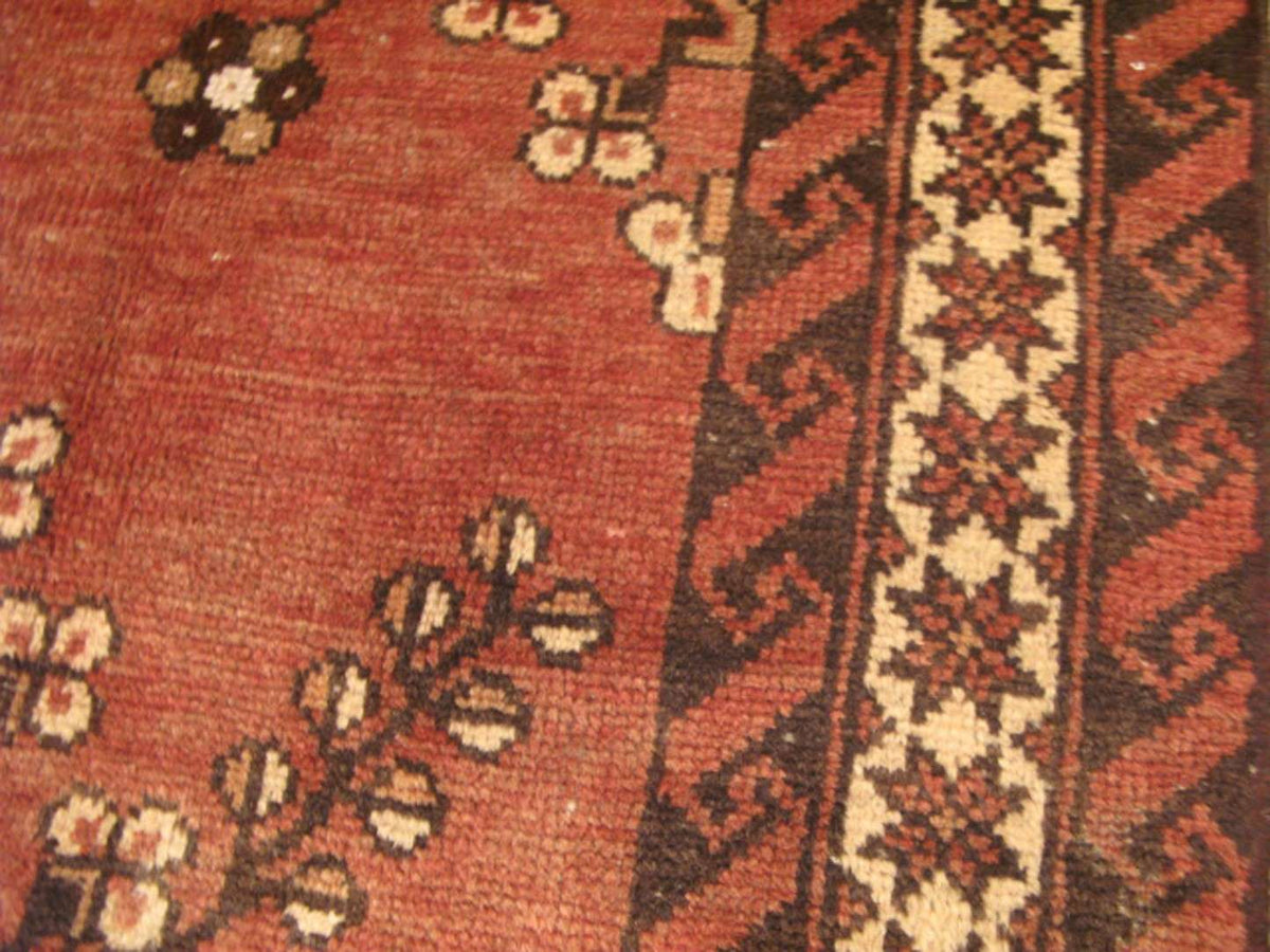 4' 0" x 6' 9" Persian Ferdows Rug image 10