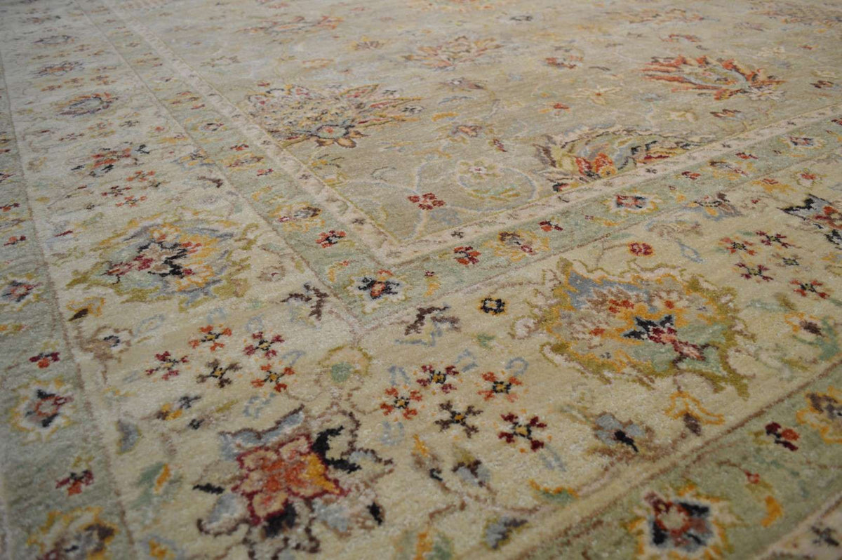 8' 0" x 9' 9" India Sultanabad Rug image 9