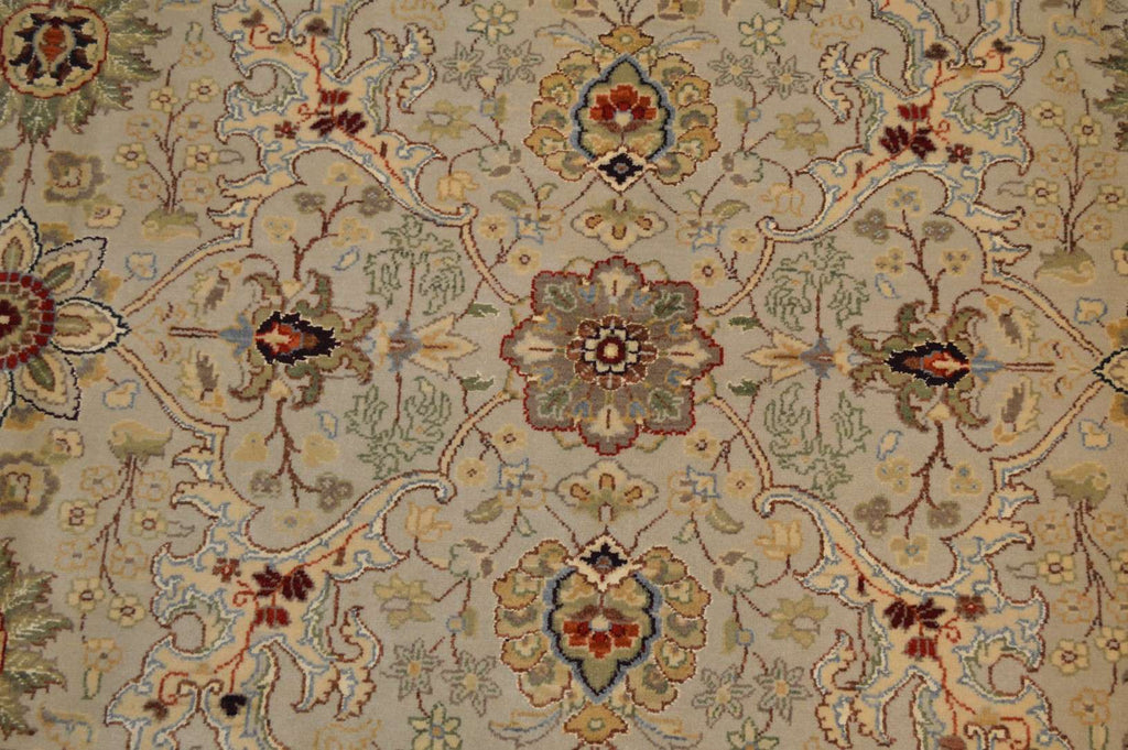 8' 1" x 10' 2" India Agra Rug image 9