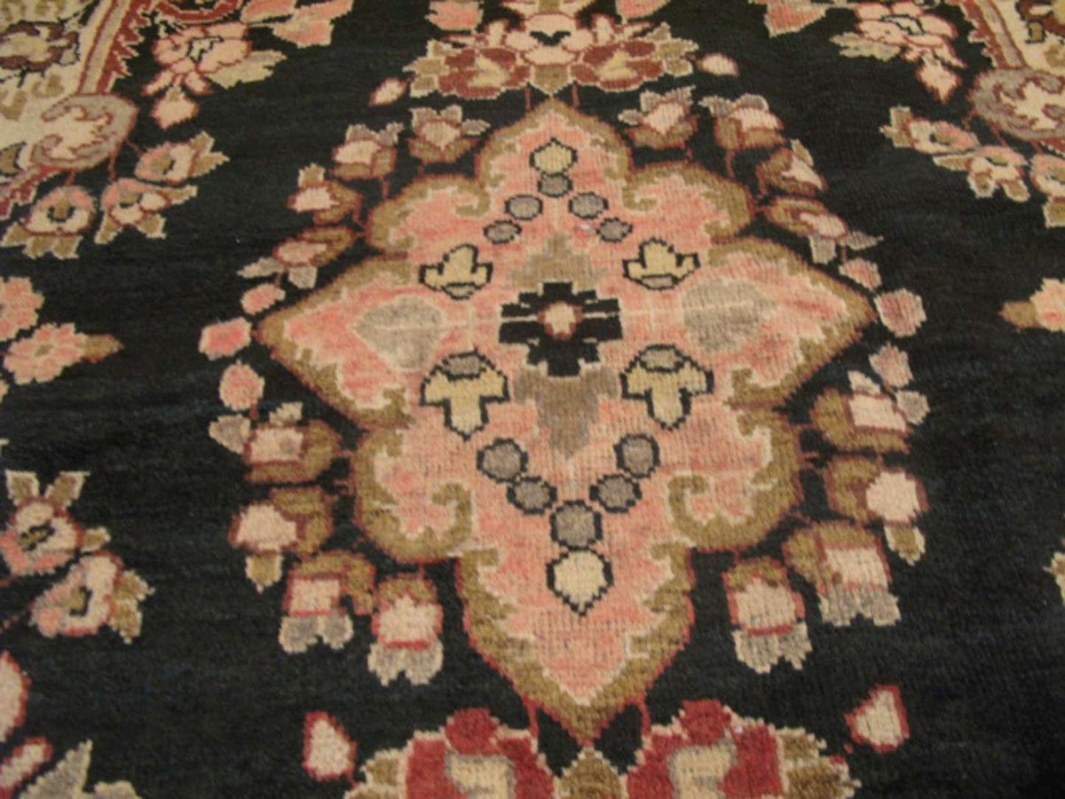 4' 2" x 6' 2" Persian Sarouk Rug image 5