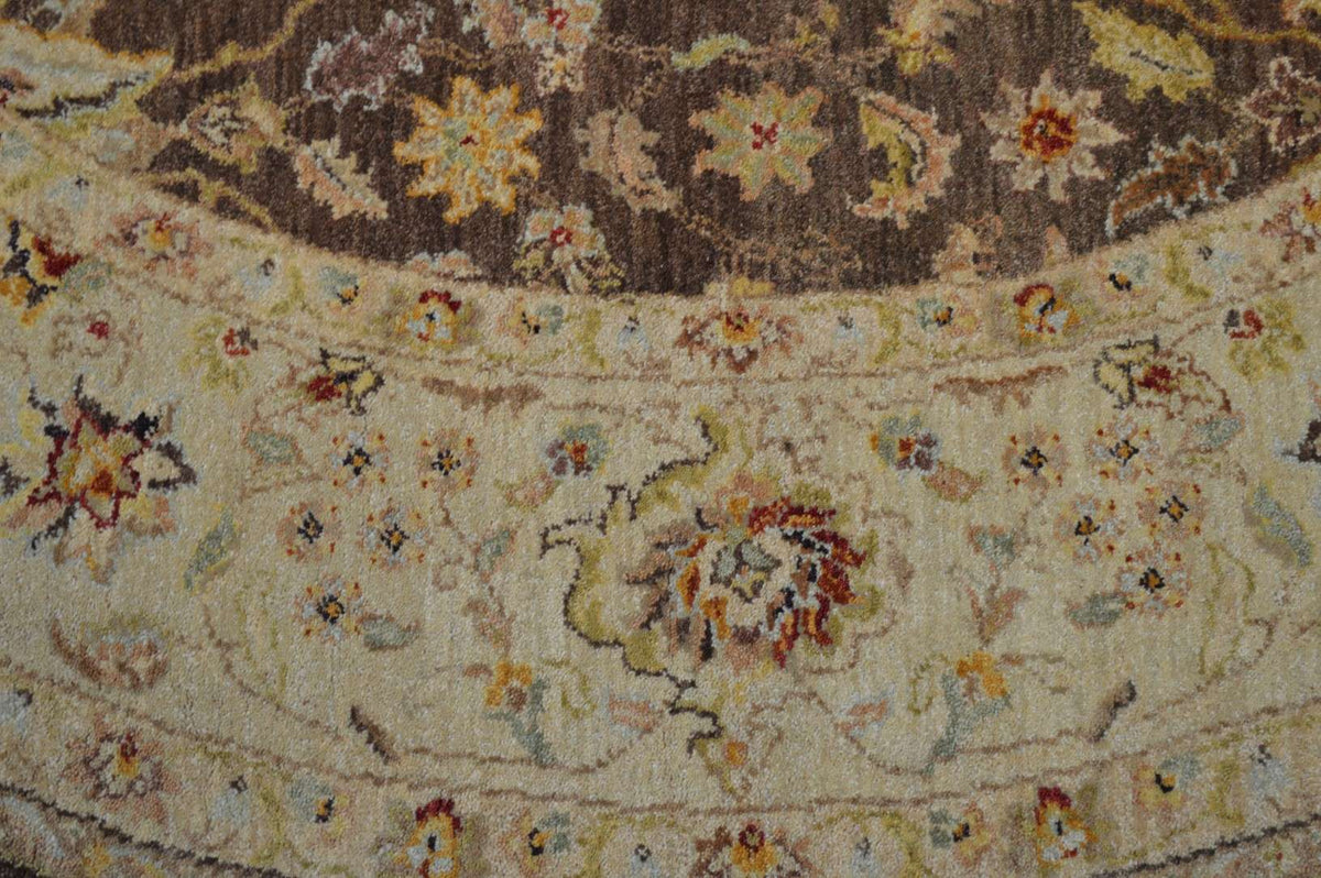 7' 9" x 8' 0" India Sultanabad Round Rug image 9
