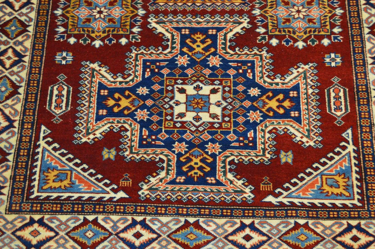 4' 1" x 6' 3" Pakistan Shirvan Rug image 2