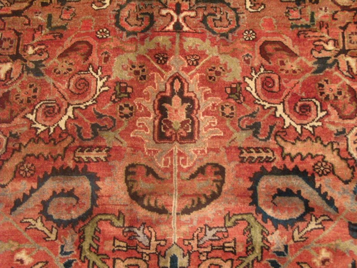 6' 9" x 9' 8" Persian Heriz Rug image 3