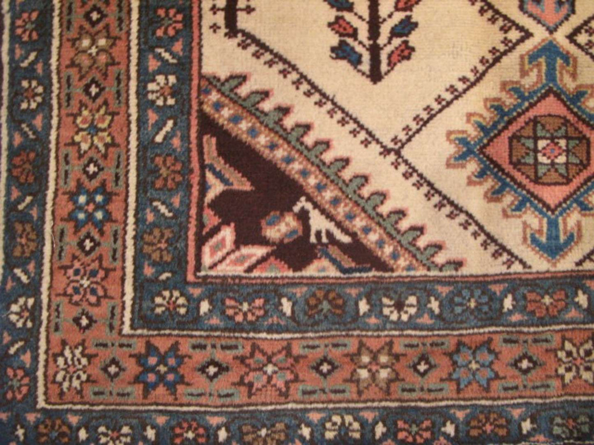 3' 6" x 4' 1" Persian Lori Rug image 3