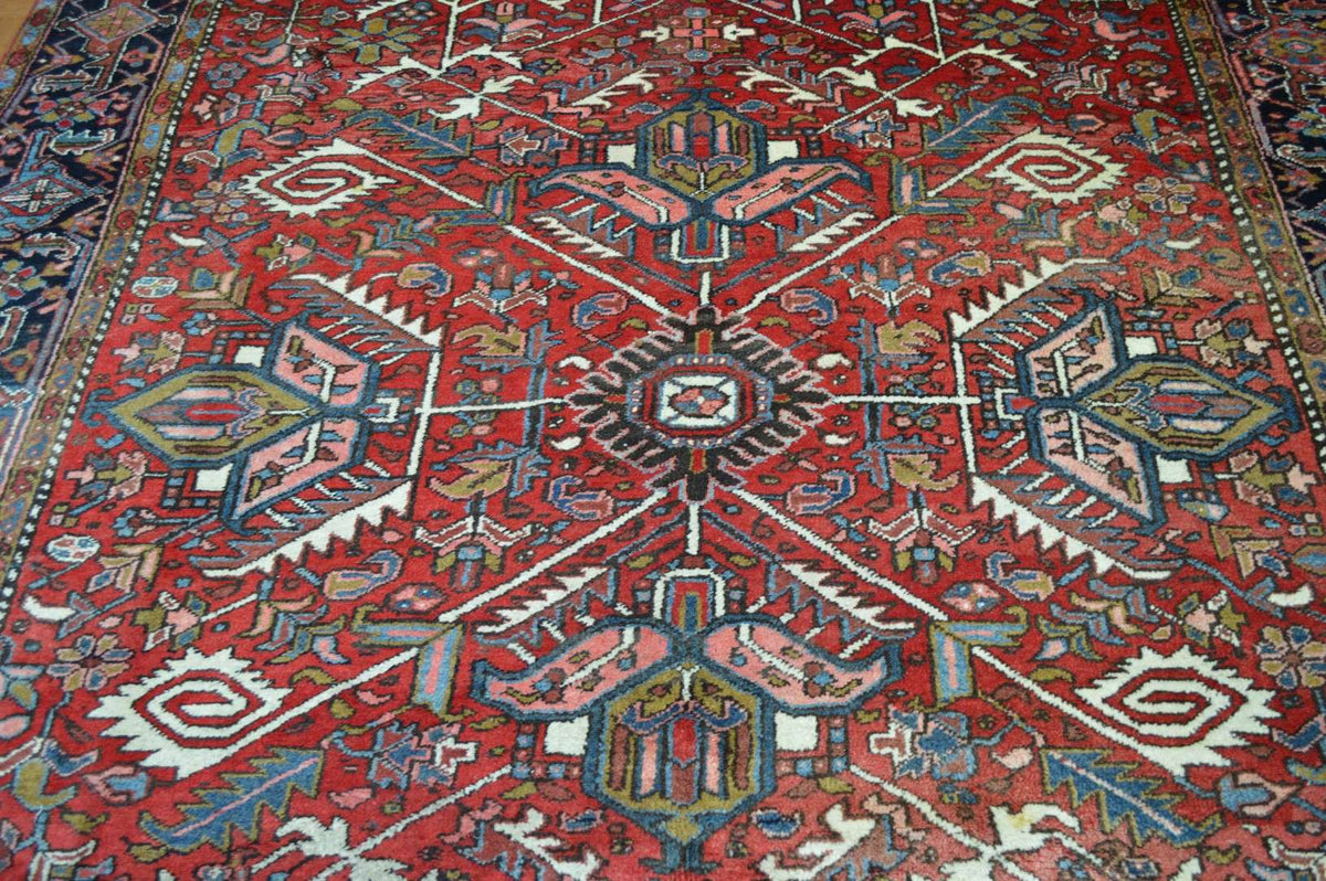 7' 9" x 11' 6" Persian Heriz Rug image 8
