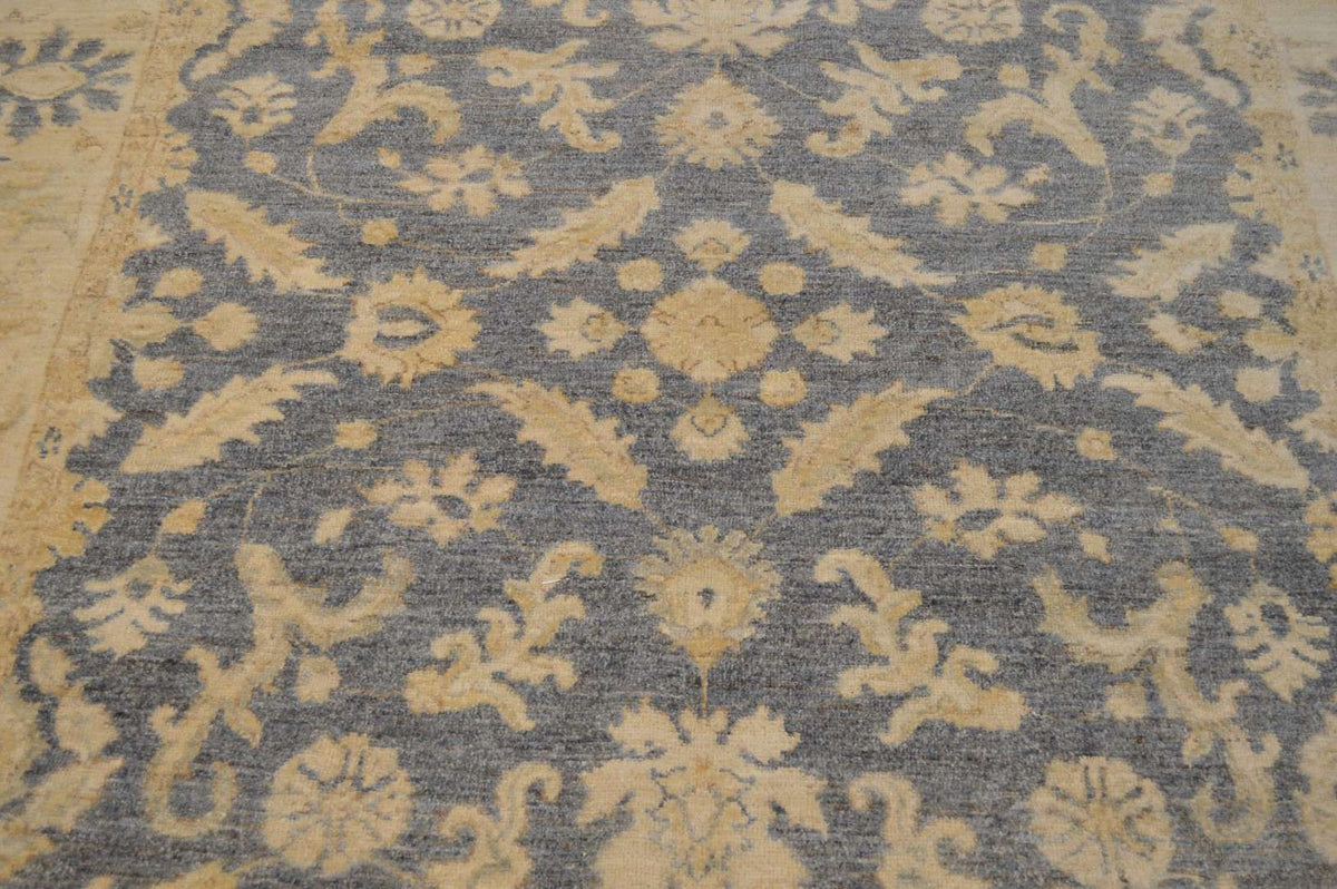5' 9" x 8' 7" Pakistan Peshawar Rug image 8