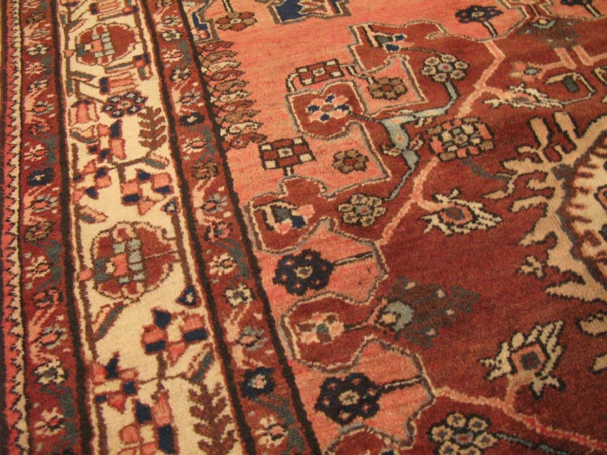 4' 4" x 6' 4" Persian Tafresh Rug image 8
