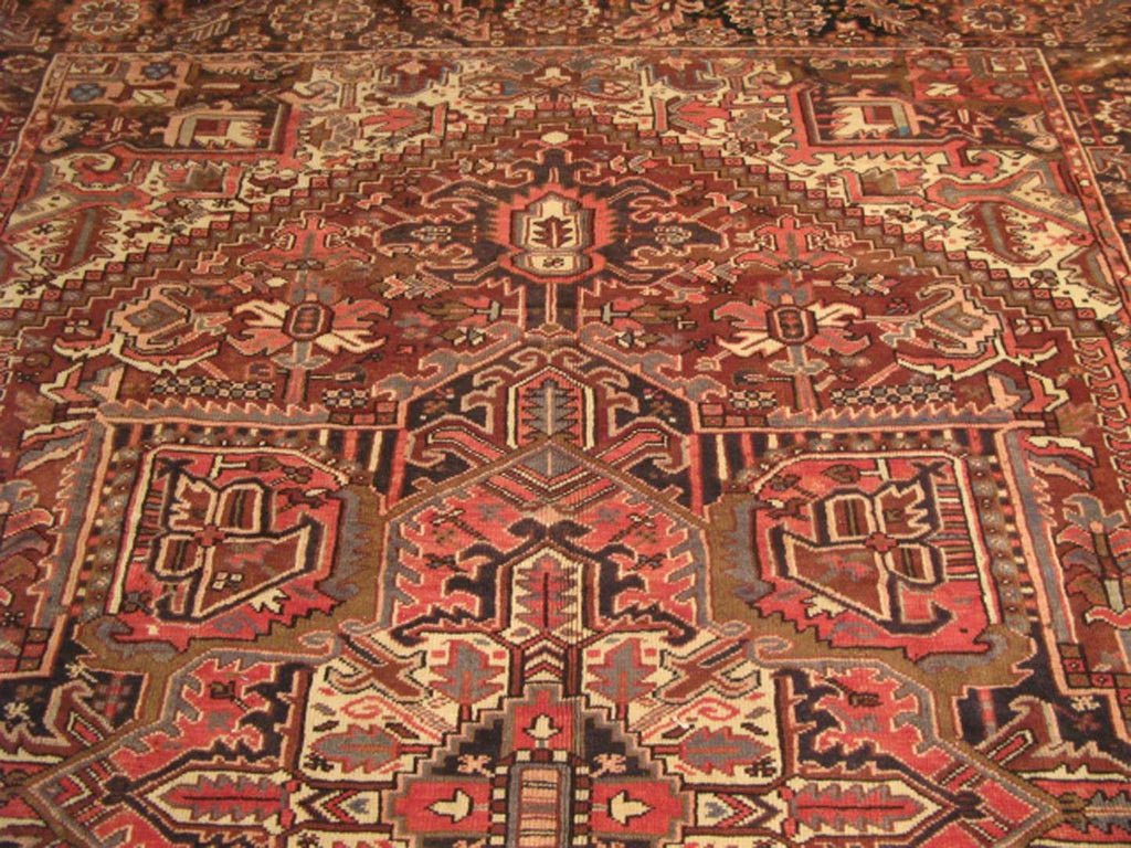 8' 9" x 11' 6" Persian Heriz Rug image 2