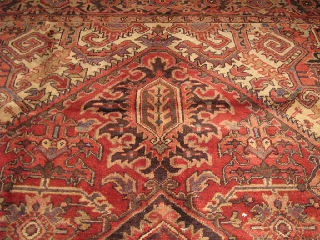 7' 9" x 11' 6" Persian Heriz Rug image 4