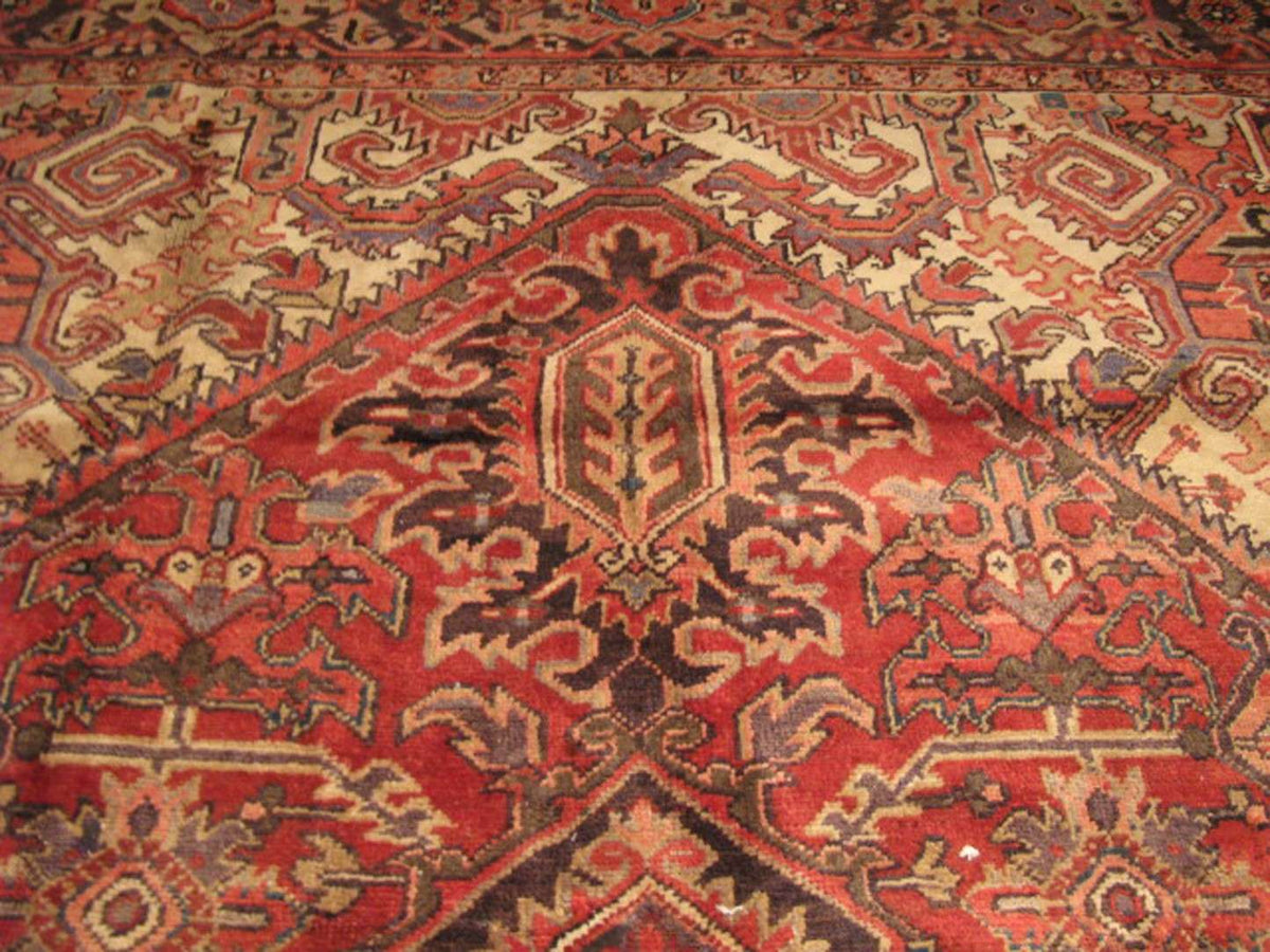 7' 9" x 11' 6" Persian Heriz Rug image 4
