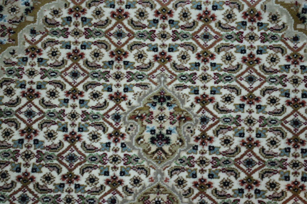 4' 1" x 6' 4" India Tabriz Rug image 3