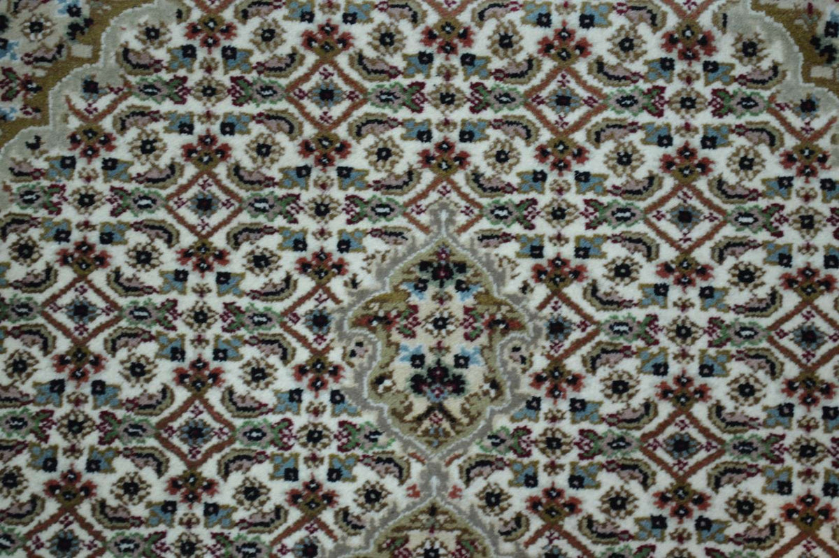 4' 1" x 6' 4" India Tabriz Rug image 3