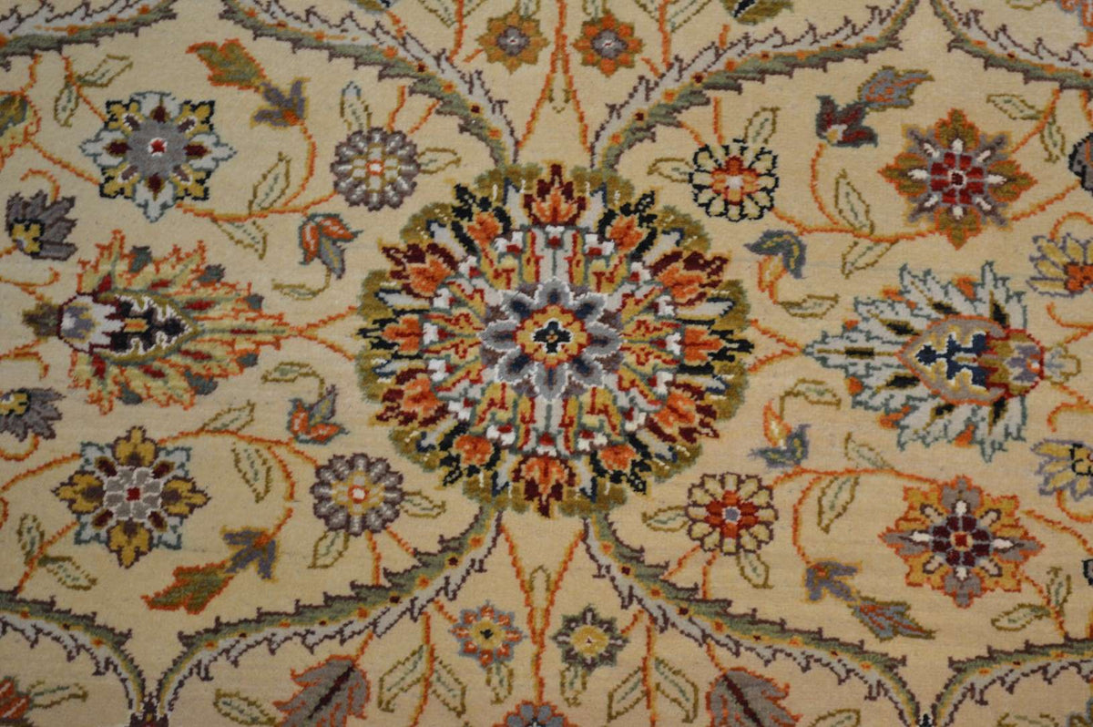 7' 9" x 8' 1" India Agra Rug image 4