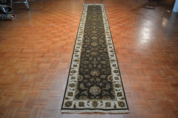 2' 7" x 16' 2" India Jaipur Runner image 1