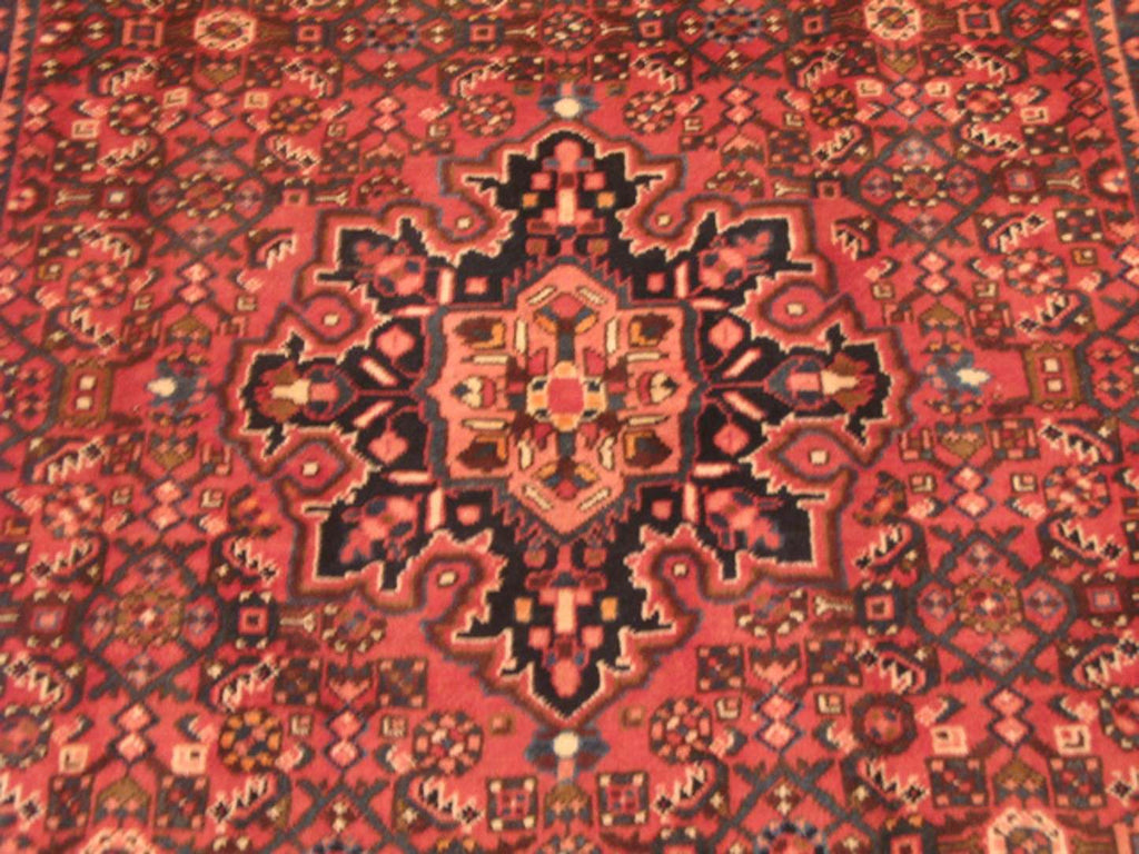5' 0" x 9' 1" Persian Hosseinabad Rug image 4