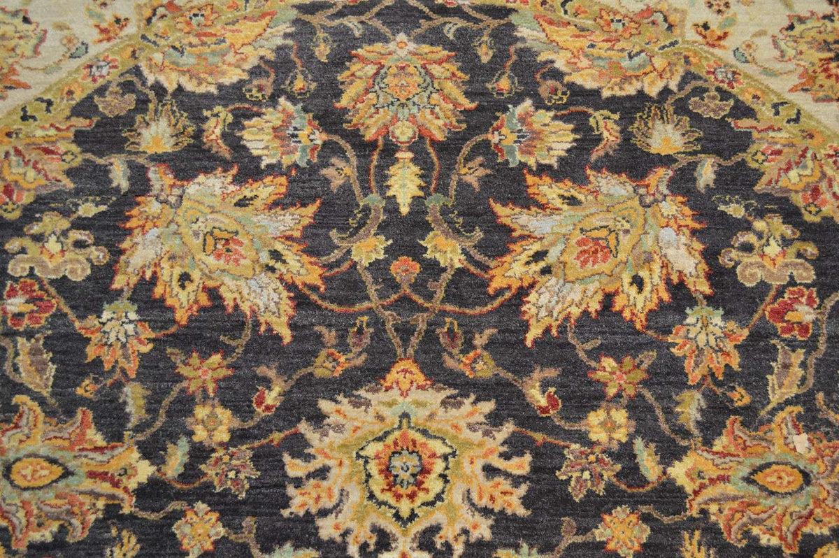 8' 0" x 8' 1" India Sultanabad Round Rug image 7