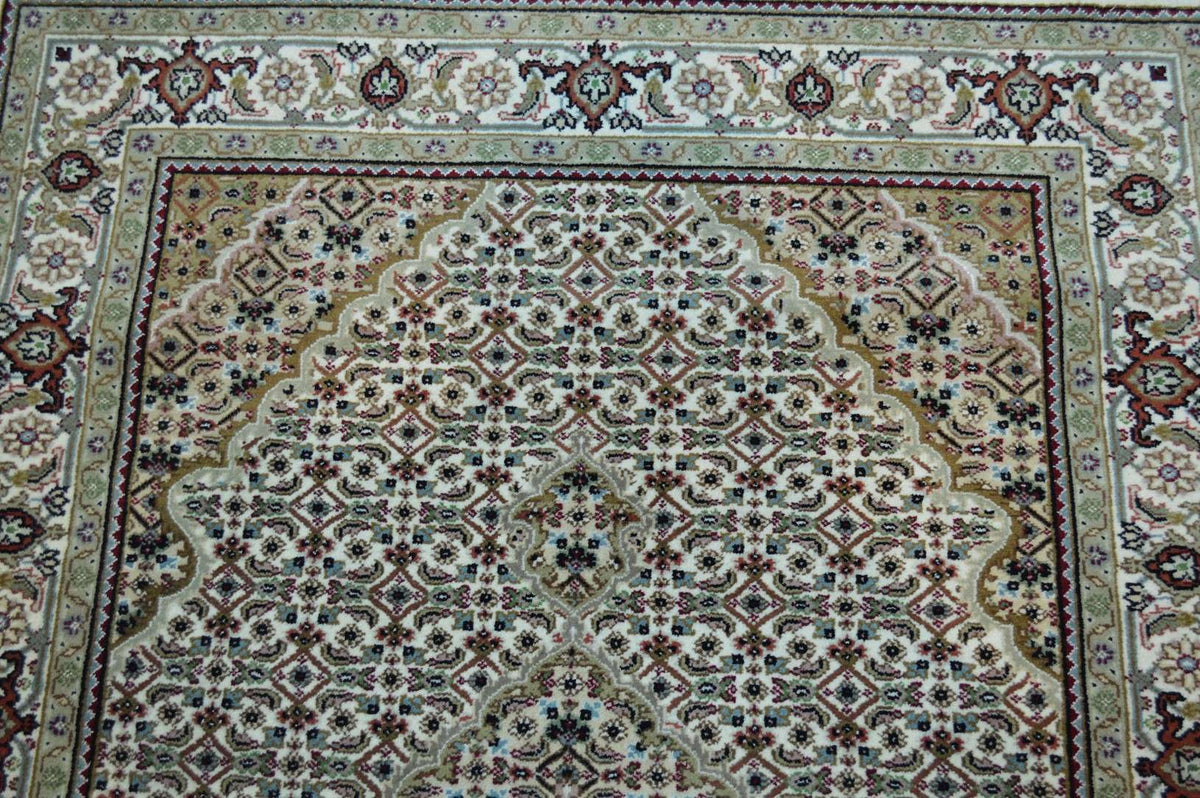 4' 1" x 6' 4" India Tabriz Rug image 5