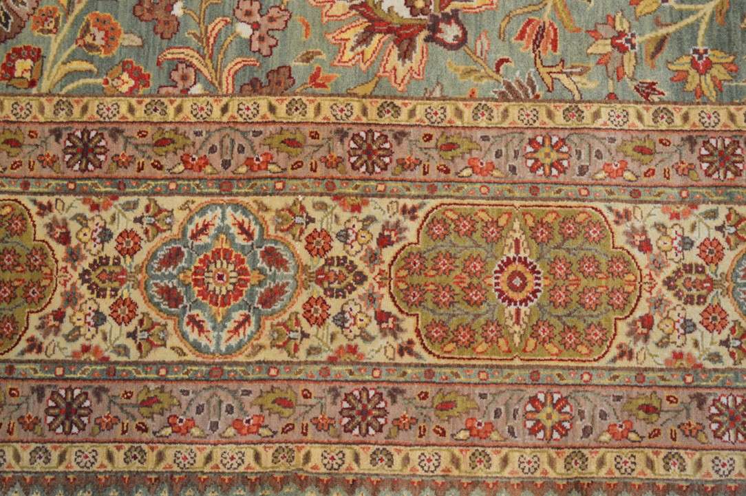 8' 1" x 10' 3" India Agra Rug image 9