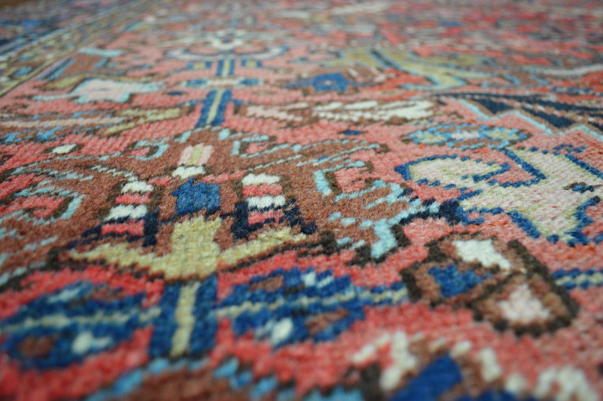 7' 4" x 10' 8" Persian Heriz Rug image 9