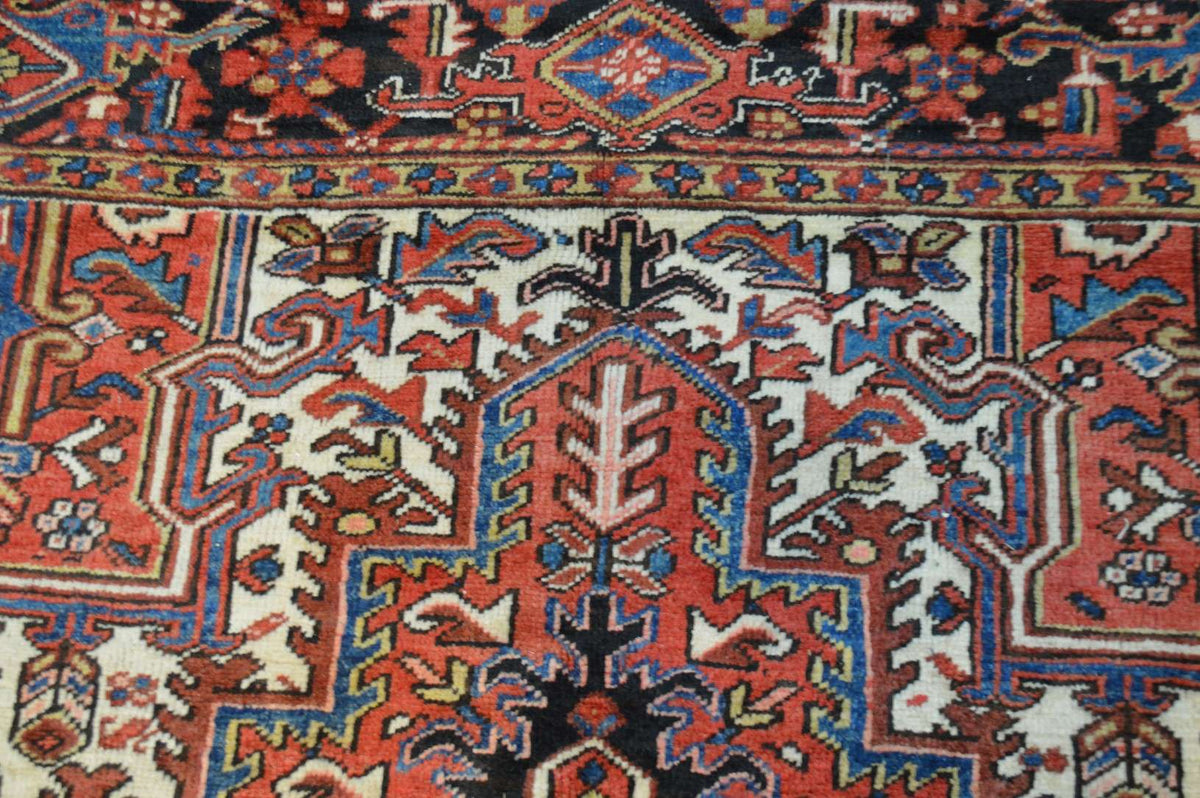 7' 6" x 10' 2" Persian Heriz Rug image 4
