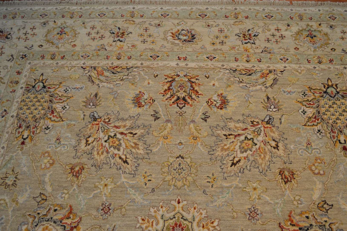 8' 0" x 8' 3" India Sultanabad Square Rug image 5