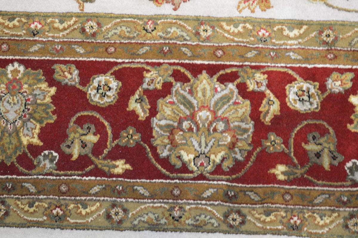 8' 3" x 10' 2" India Jaipur Rug image 9