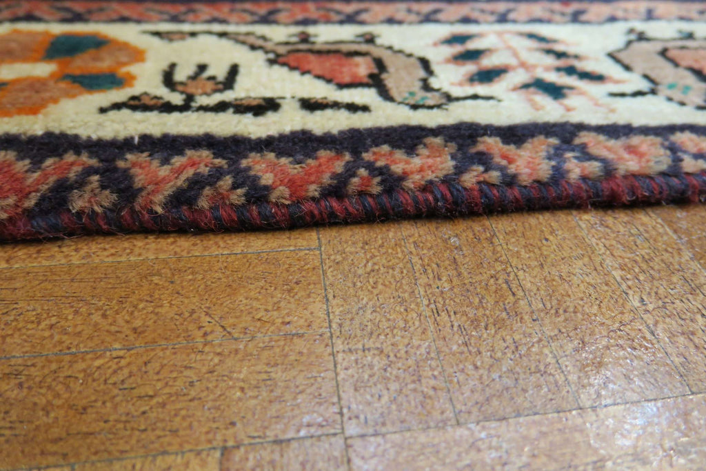 6' 8" x 9' 8" Persian Shiraz Rug image 11