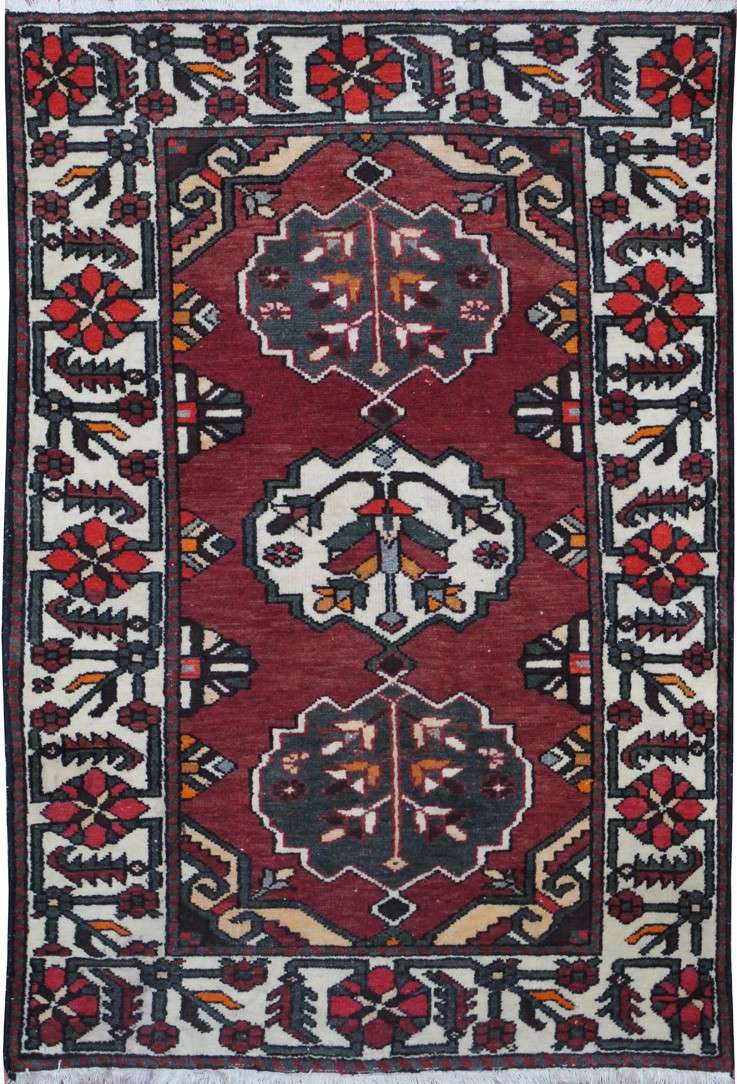 4' 1" x 6' 3" Persian Bakhtiari Rug image 0