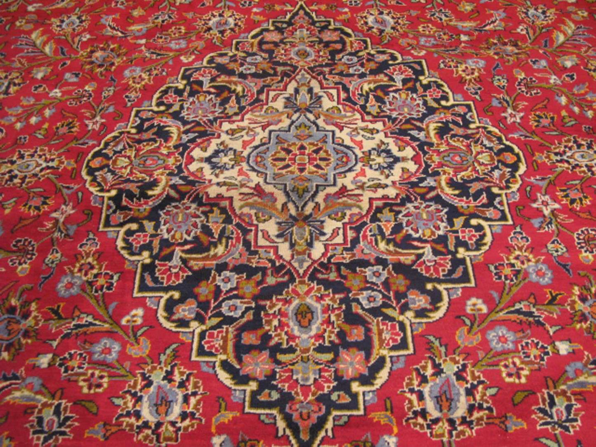 9' 8" x 13' 7" Persian Kashan Rug image 2