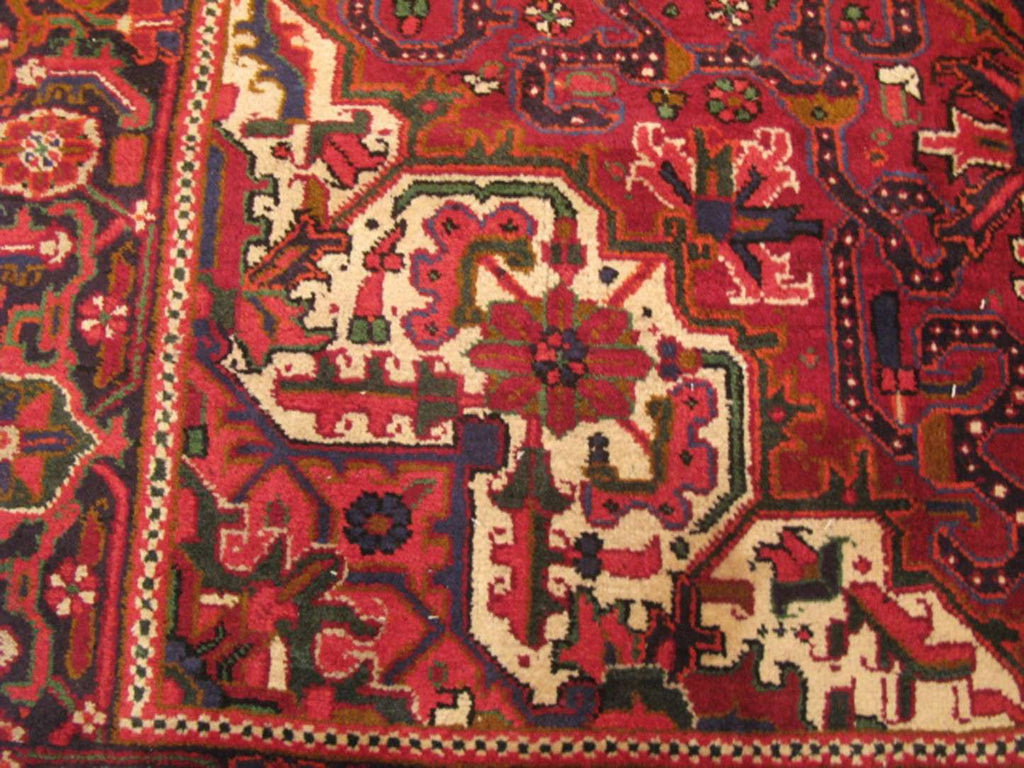 7' 0" x 9' 8" Persian Heriz Rug image 9