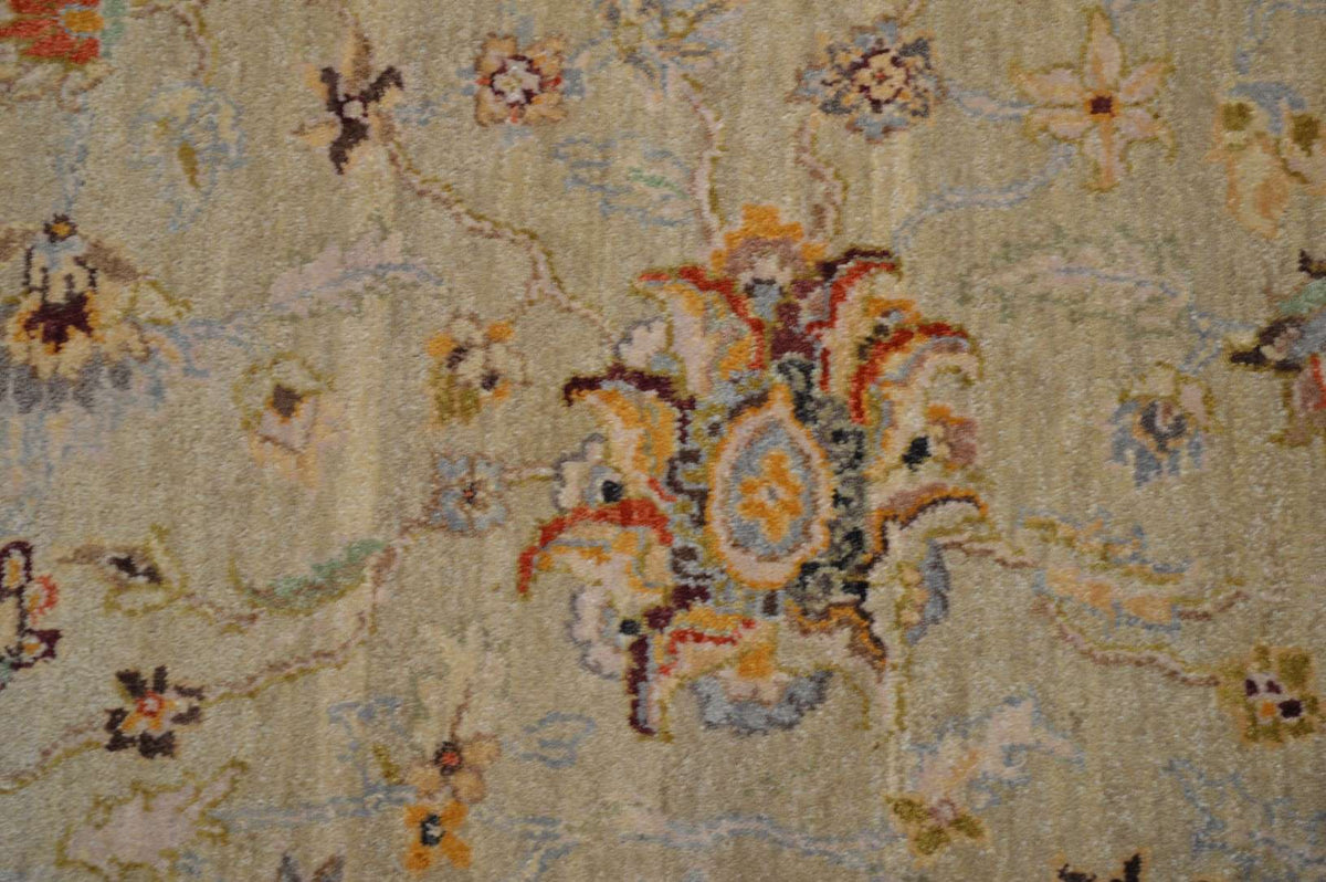 7' 8" x 10' 1" India Sultanabad Rug image 7
