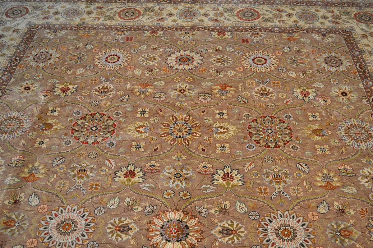 8' 9" x 11' 8" India Agra Rug image 8