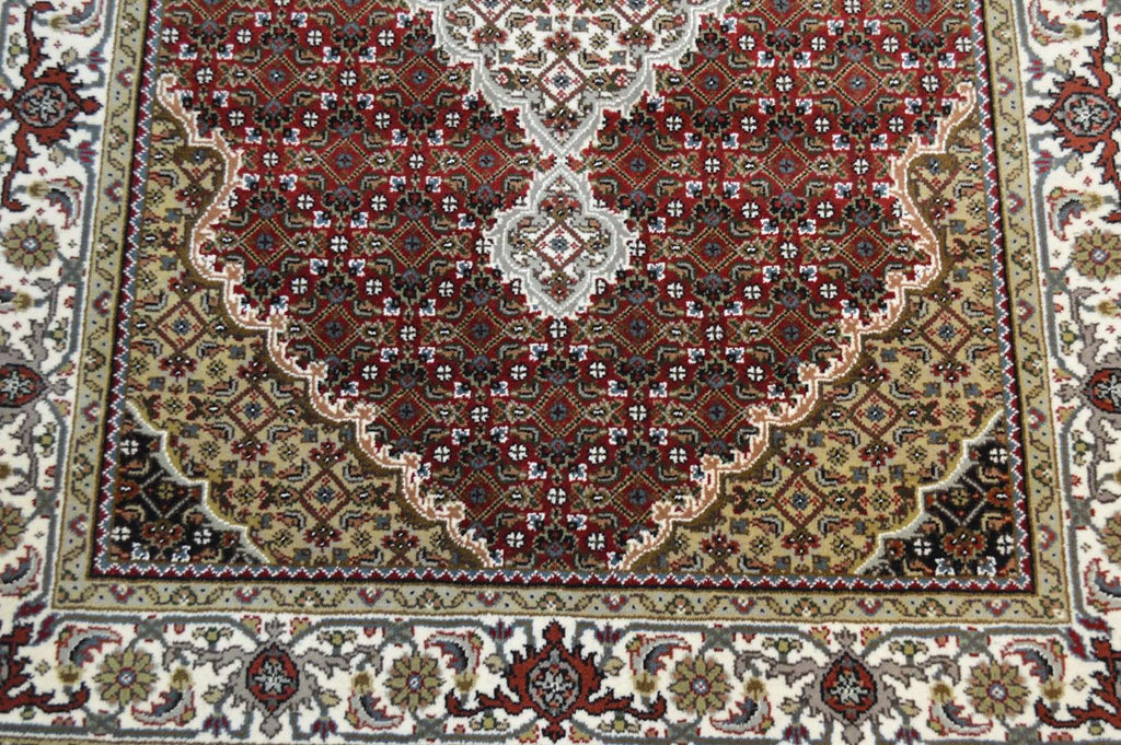 4' 0" x 6' 1" India Bijar Rug image 5