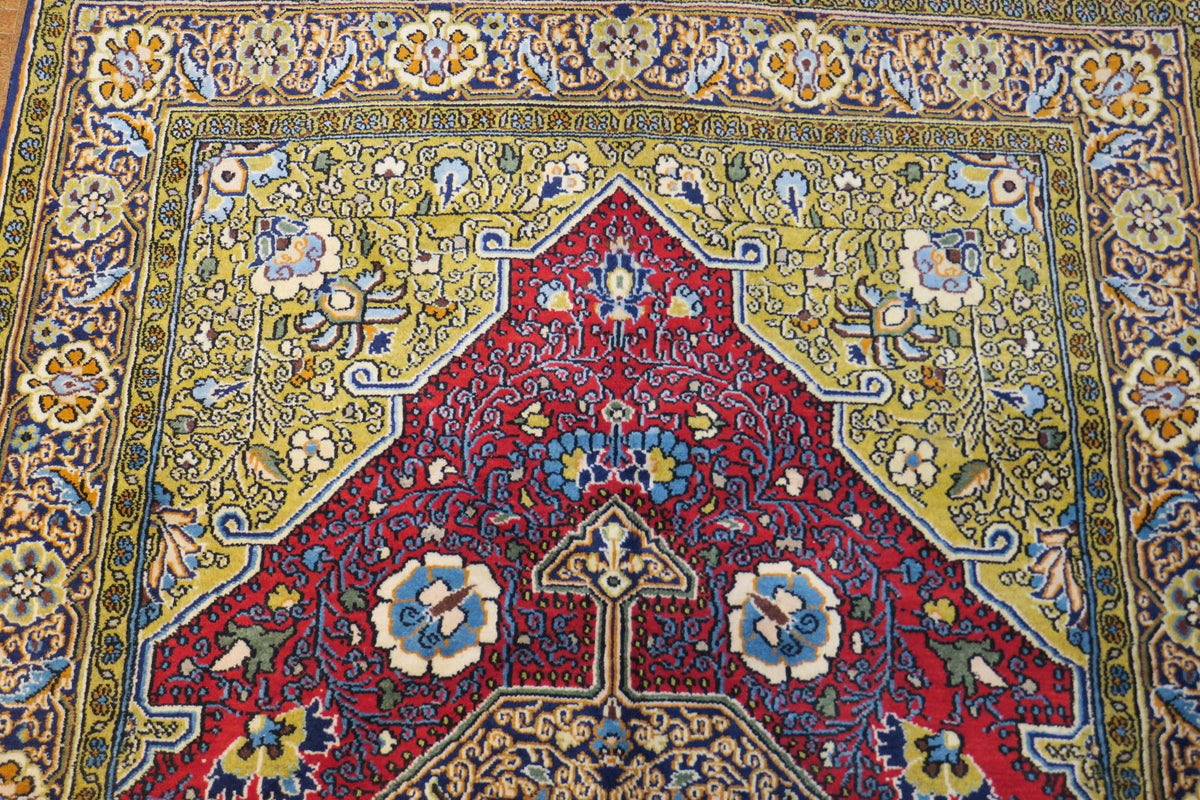 3' 5" x 5' 5" Persian Shahreza Rug image 6