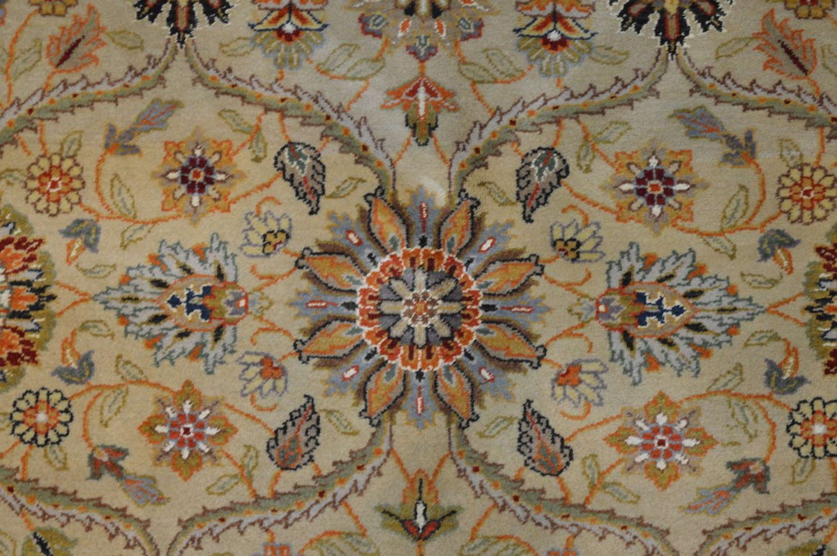 9' 0" x 11' 8" India Agra Rug image 6