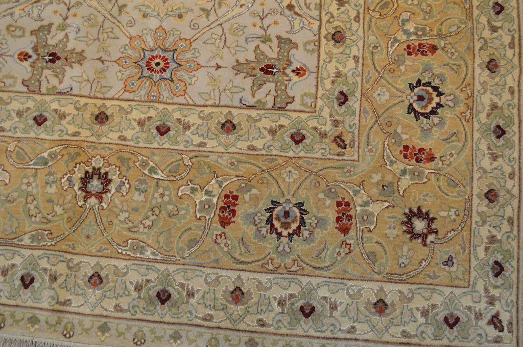 8' 1" x 10' 2" India Agra Rug image 4