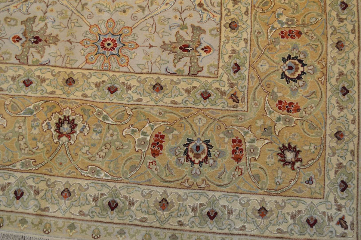 8' 1" x 10' 2" India Agra Rug image 4