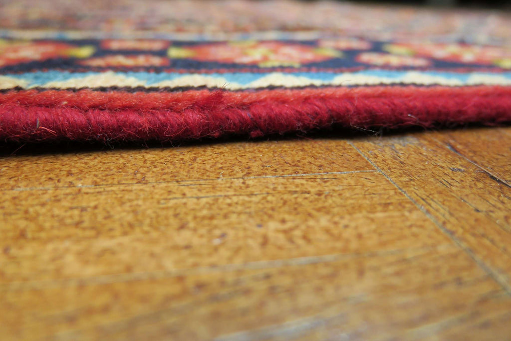 2' 9" x 4' 6" Persian Hamadan Rug image 3