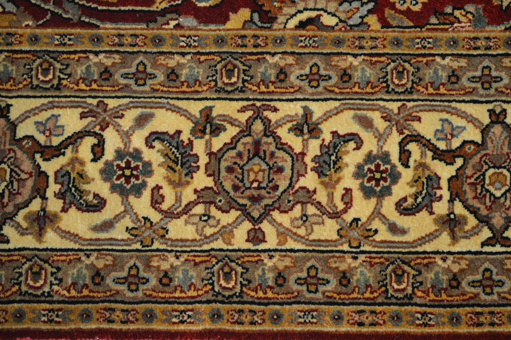 6' 1" x 9' 3" India Agra Rug image 10