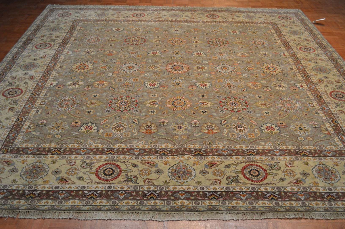 9' 8" x 9' 9" India Agra Rug image 1