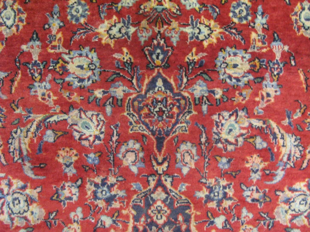 4' 7" x 6' 7" Persian Kashan Rug image 4