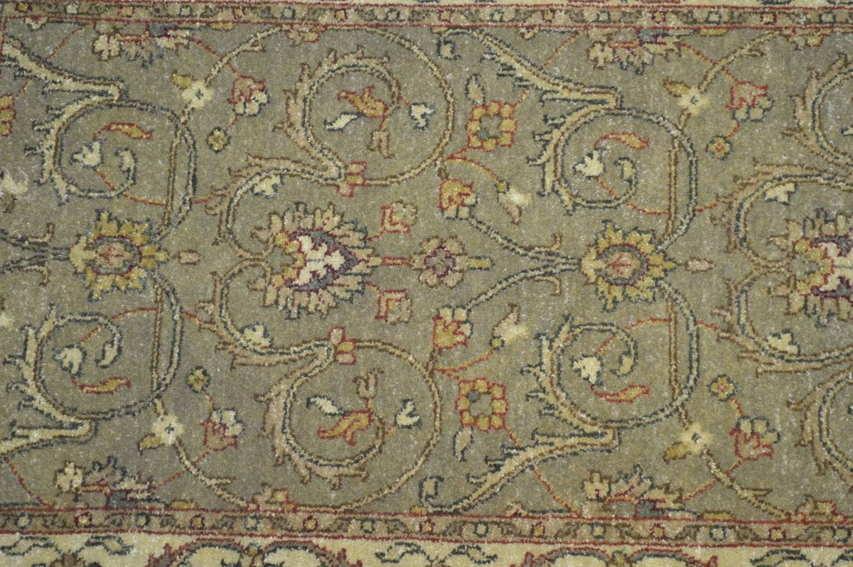 2' 0" x 3' 0" India Peshawar Rug image 1