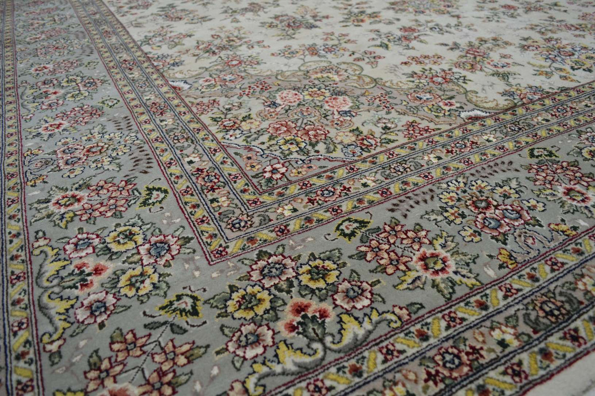 7' 8" x 10' 5" India Tabriz Rug image 4