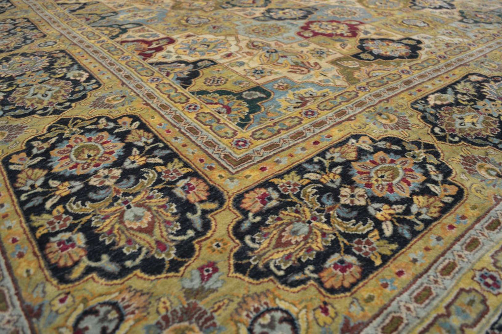 9' 0" x 11' 5" India Agra Rug image 4