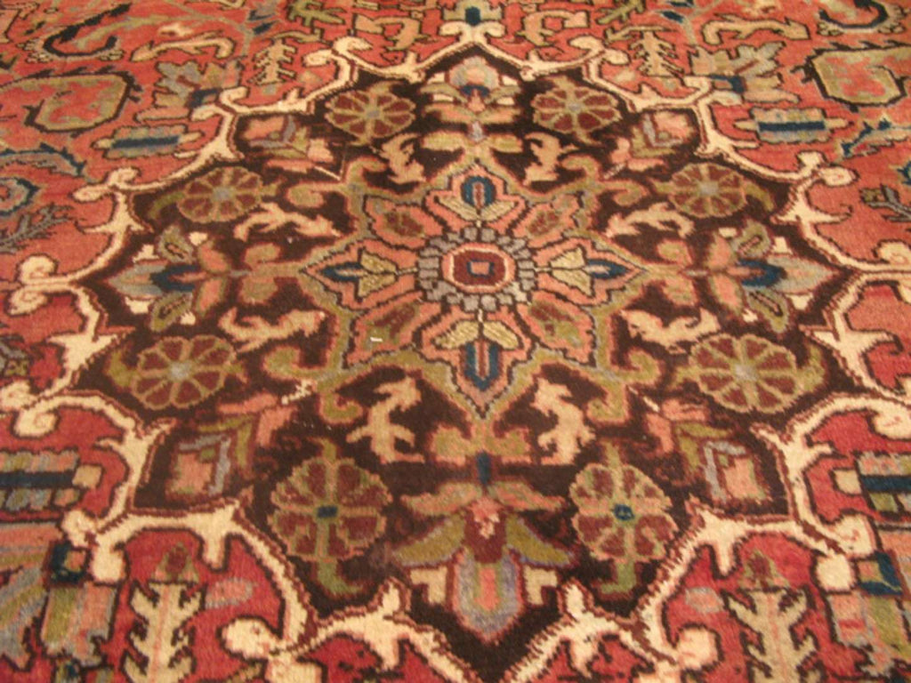 6' 9" x 9' 8" Persian Heriz Rug image 4